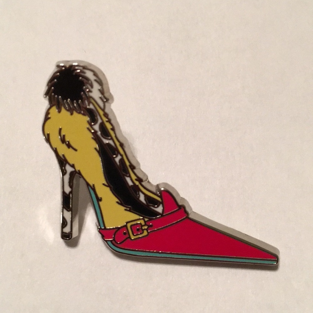 4/$20 Disney Cruella DeVil shoe trading pin